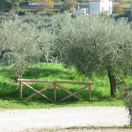 Angelucci Con E Agri Фермерский дом