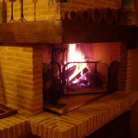 Angelucci Con E Agri Фермерский дом