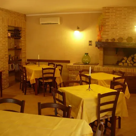 Angelucci Con E Agri Agroturismo *