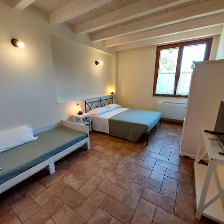 Angelucci Con E Agri Фермерский дом *