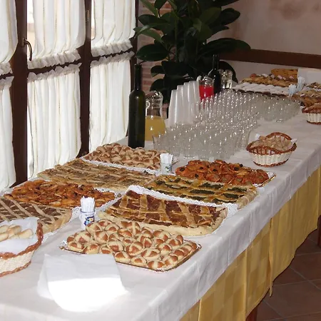 Angelucci Con E Agri Фермерский дом