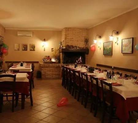 مزرعة للإقامة Angelucci Con E Agri